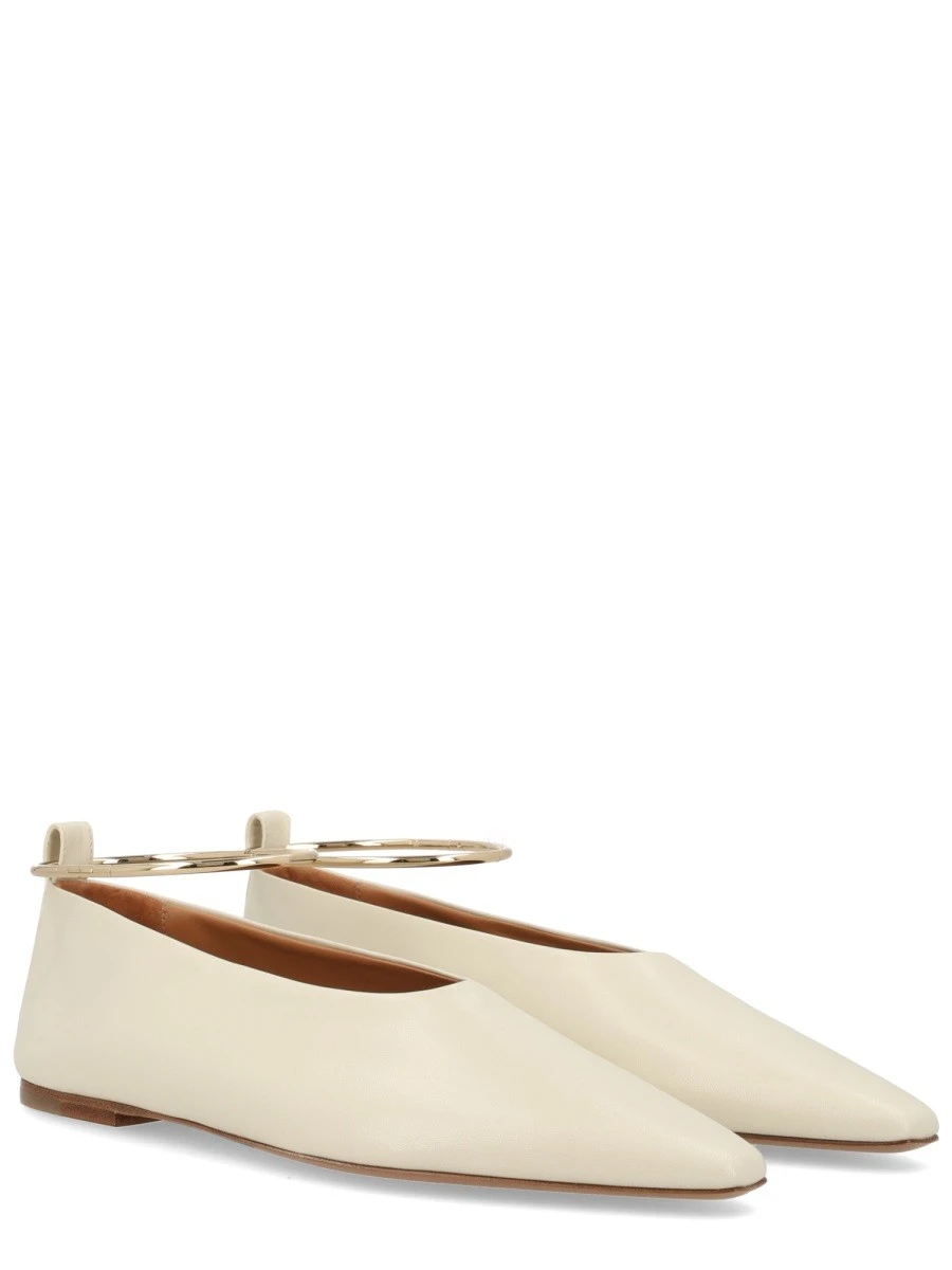 BALLERINA WITH ANKLET.webp