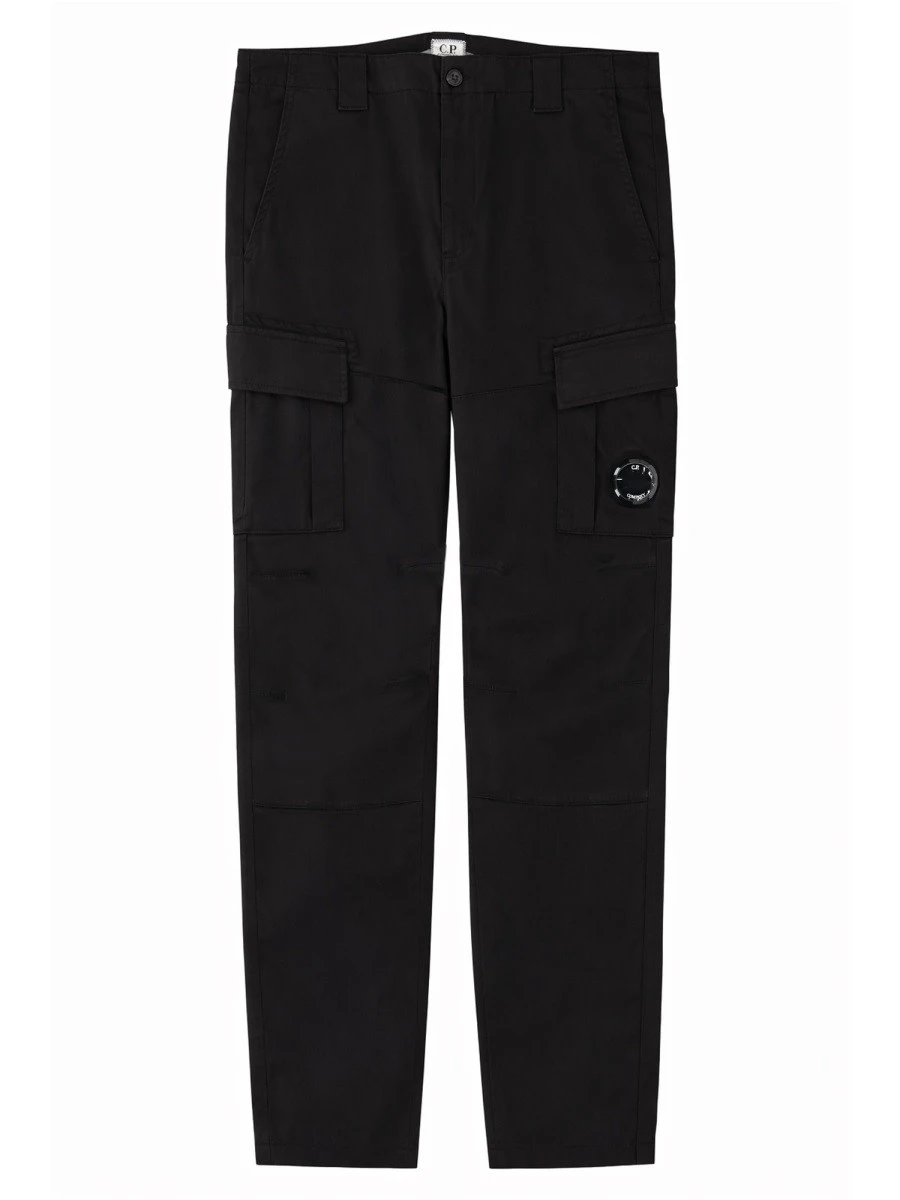 PANTALONE CARGO CON PATCH LOGO.webp