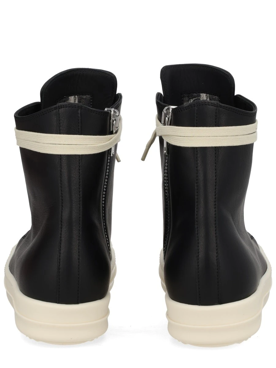LEATHER SNEAKER.webp
