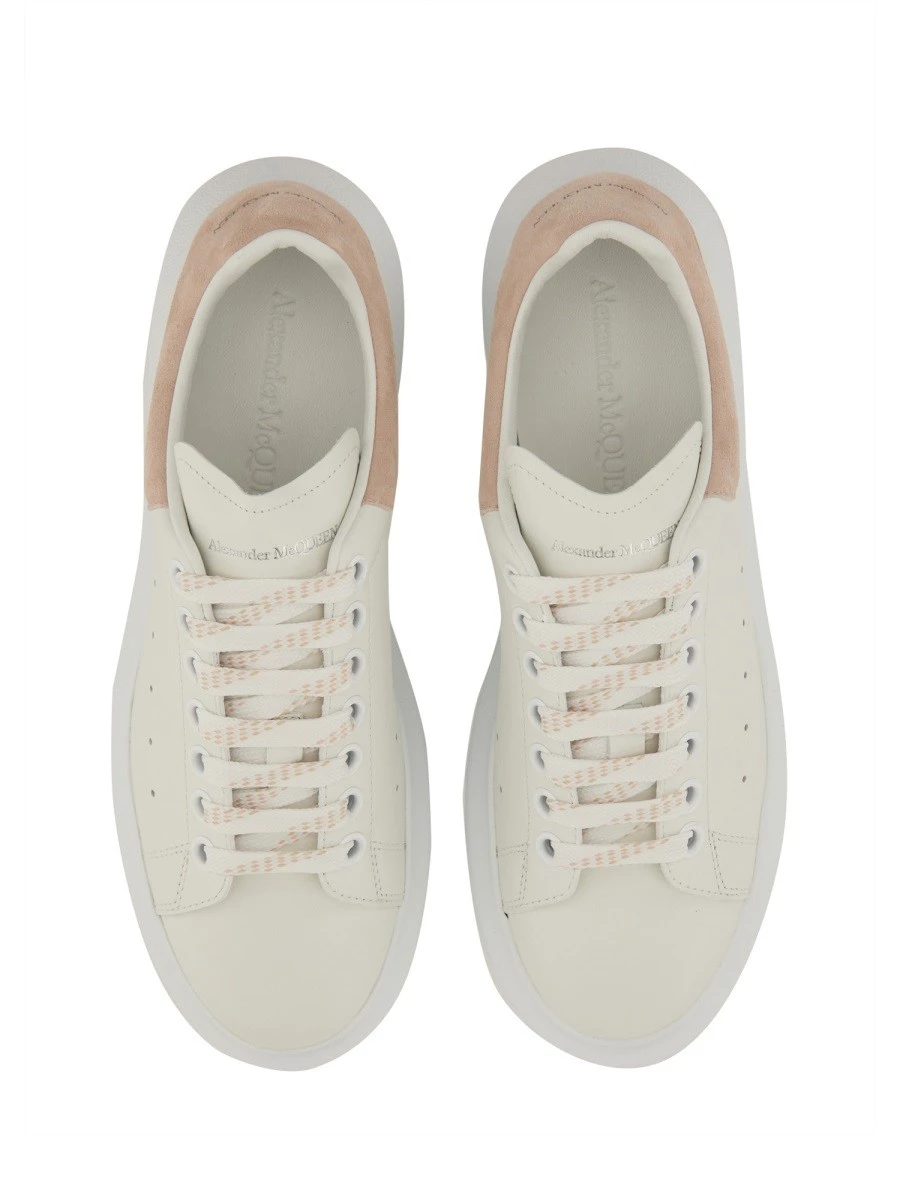 OVERSIZED SNEAKER.webp