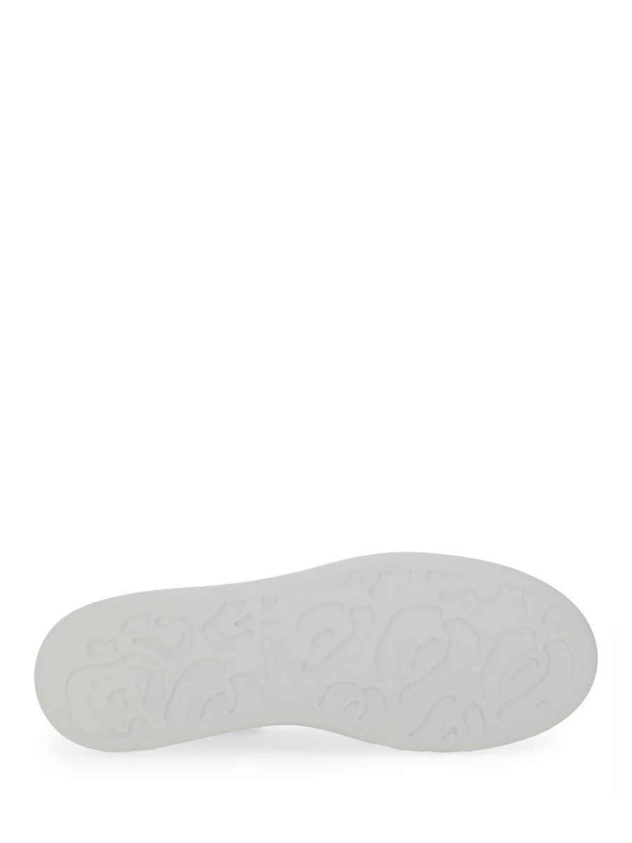 OVERSIZED SNEAKER.webp