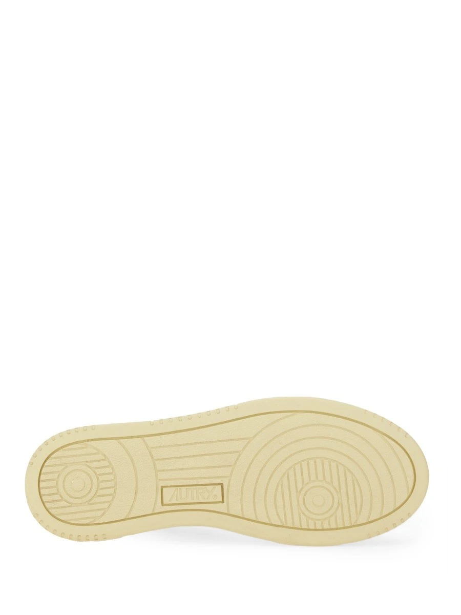 SNEAKER "MEDALIST LOW".webp