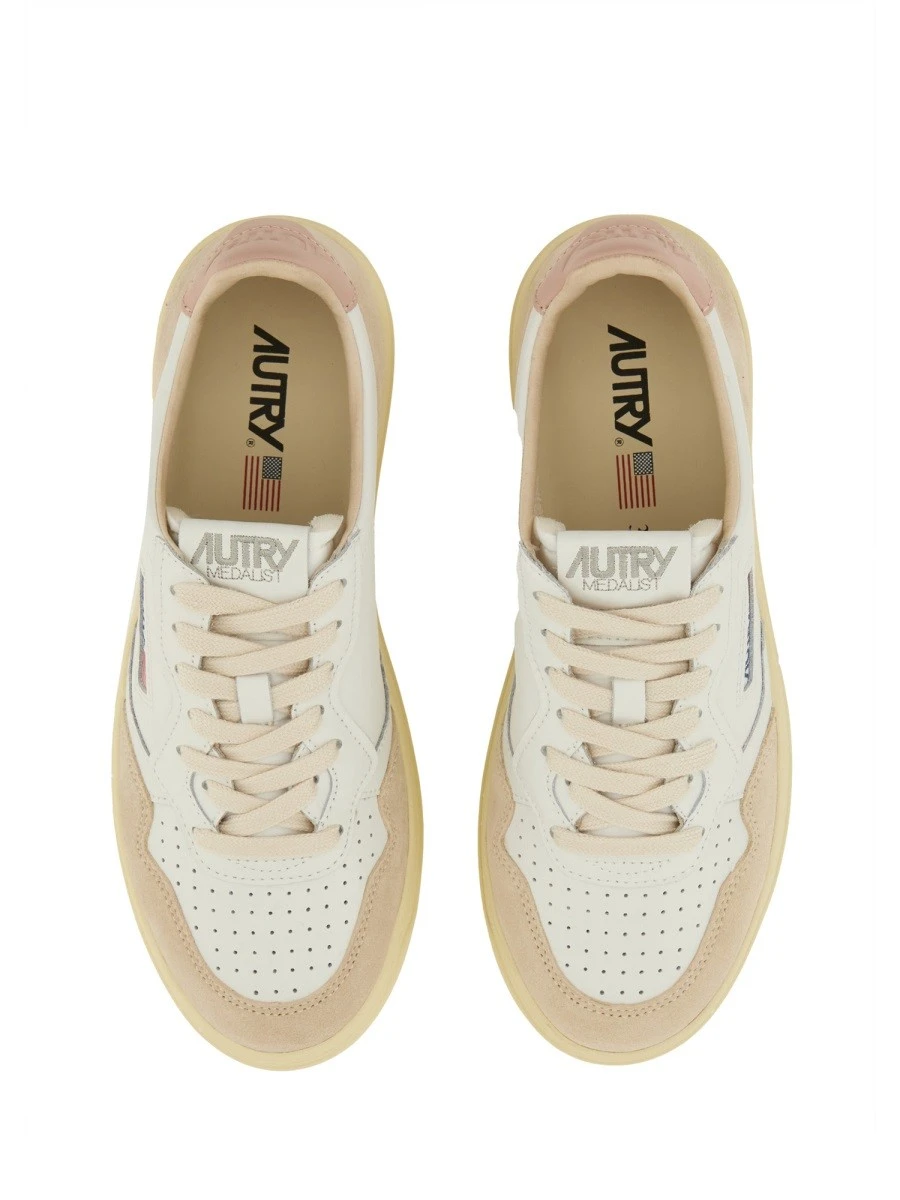 SNEAKER "MEDALIST LOW".webp