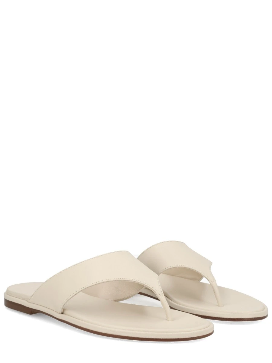 LEATHER THONG SANDAL.webp