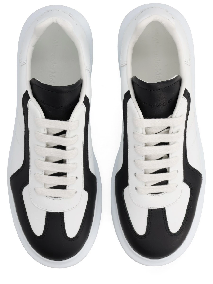 "OVERSIZE" SNEAKER.webp