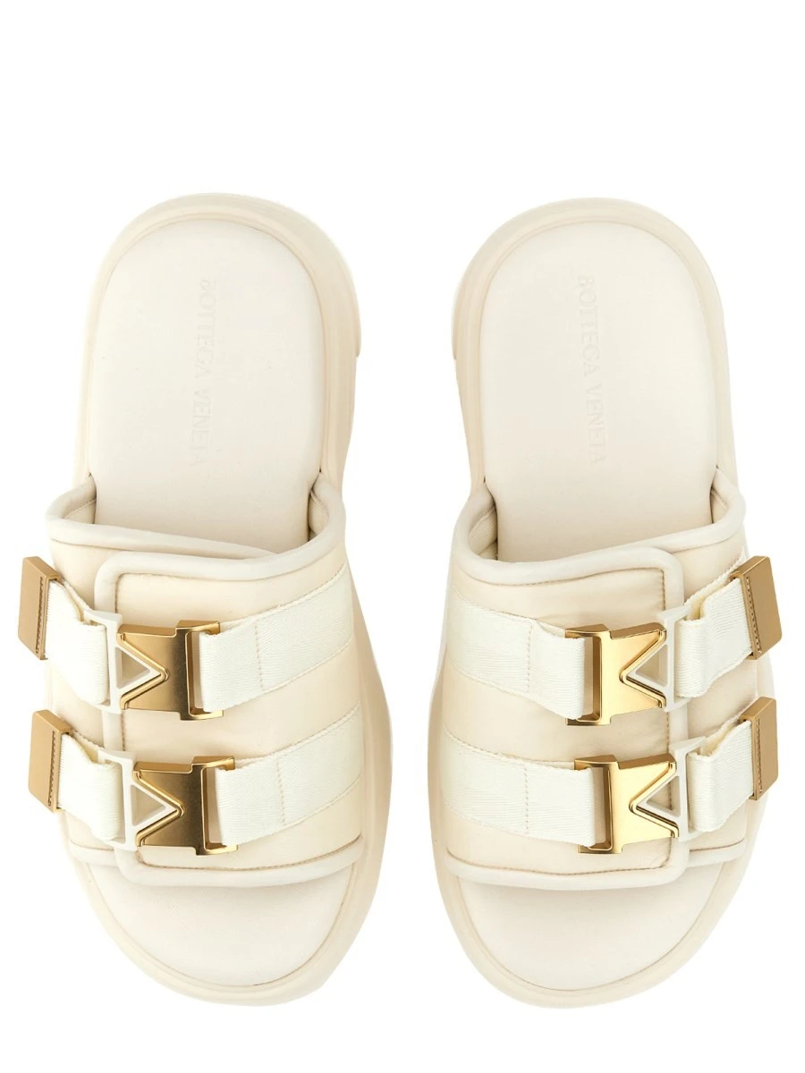 SANDAL FLASH.webp