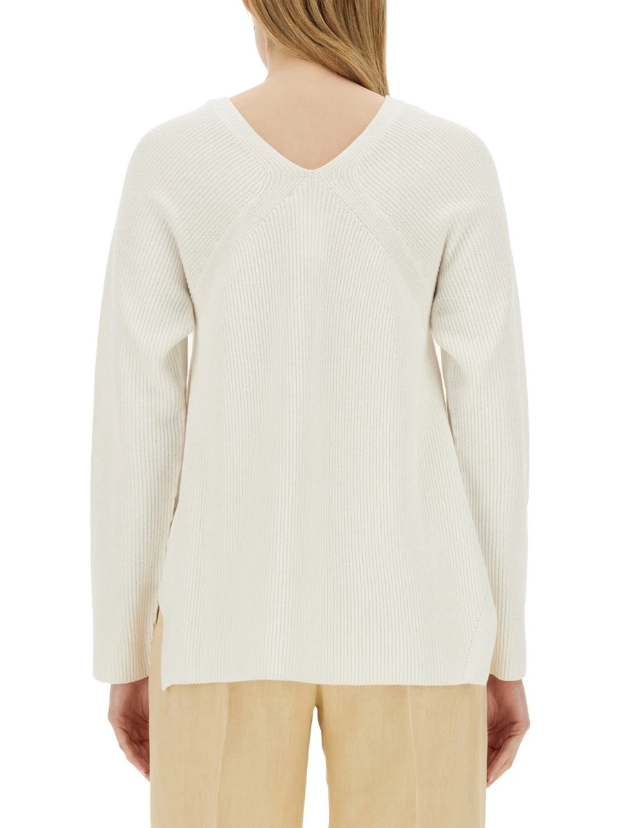 V-NECK SWEATER.webp
