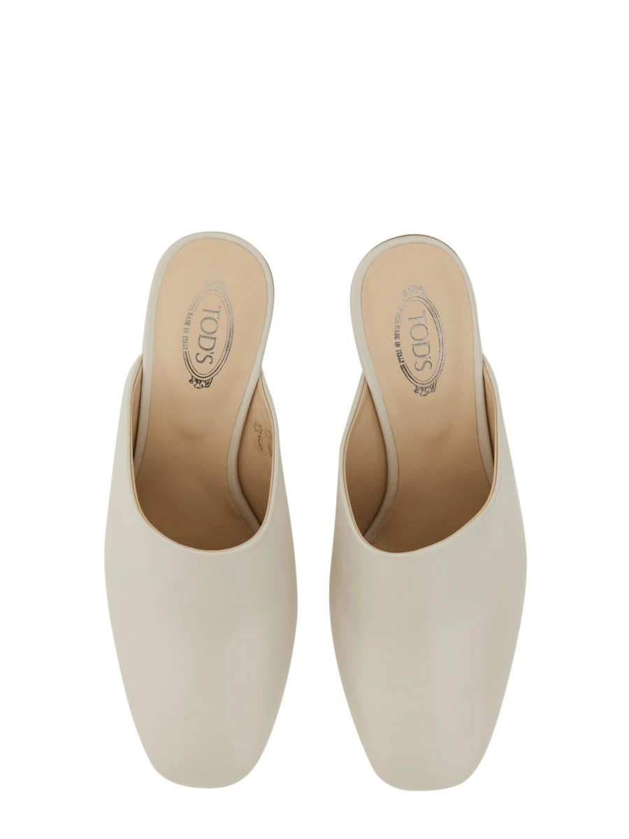 LEATHER SANDAL
