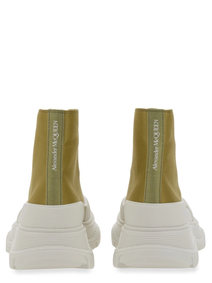SNEAKER TREAD SLICK.webp