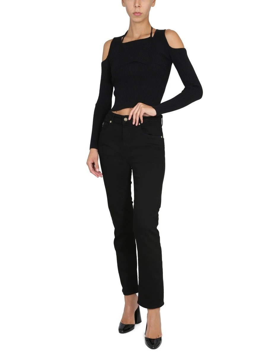 SHIRT WITH BARE SHOULDERS.webp