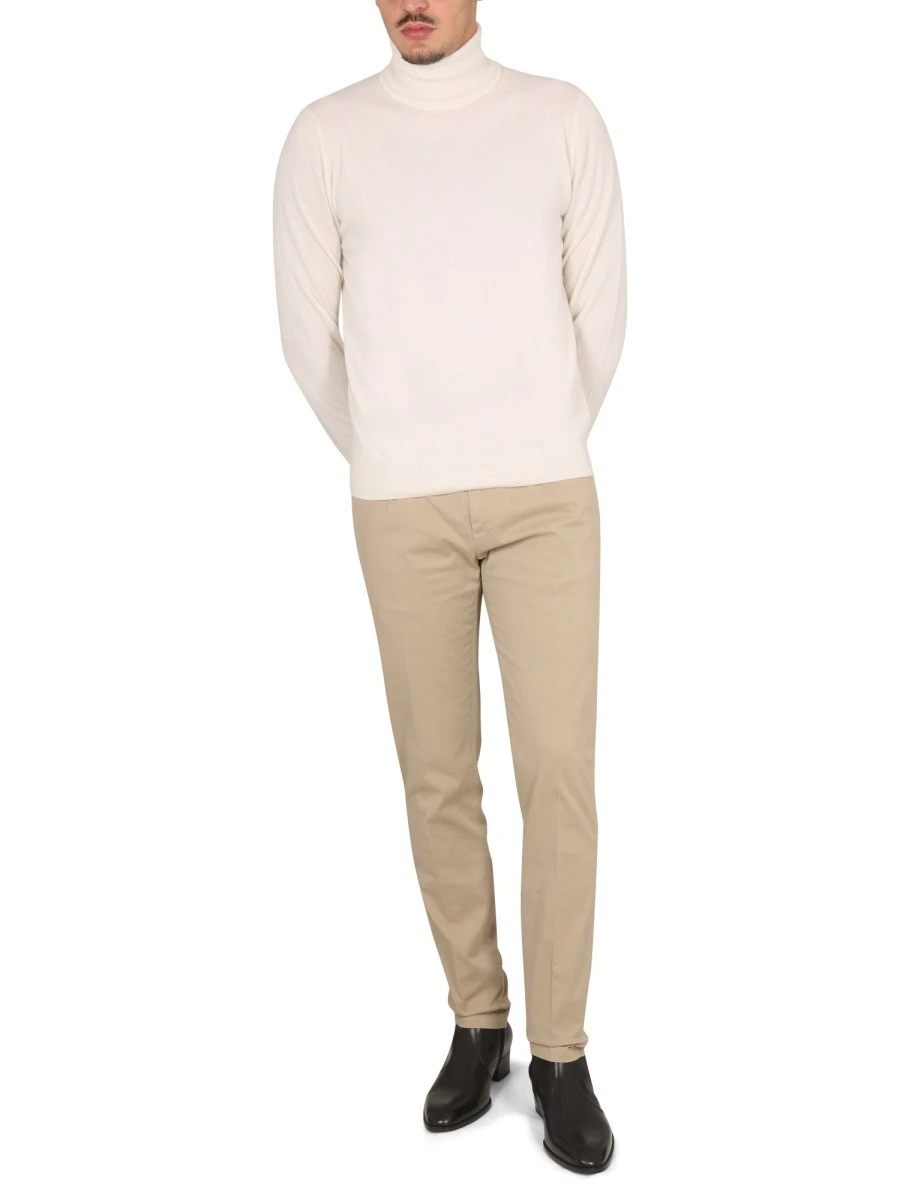 TURTLENECK SWEATER.webp