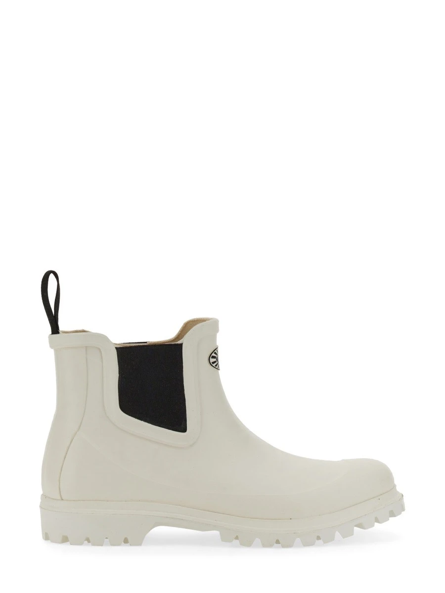 RUBBER BOOT.webp