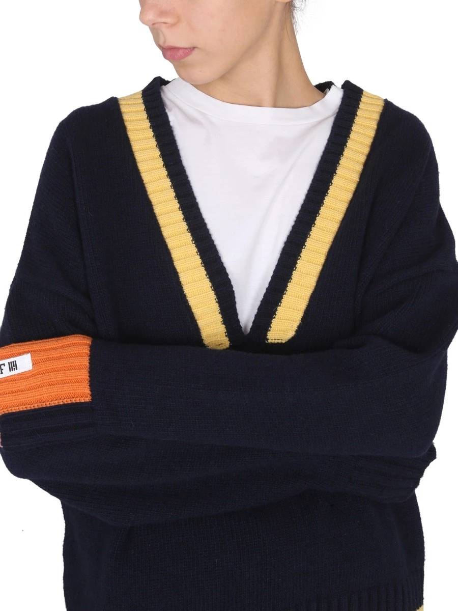 V-NECK JERSEY.webp
