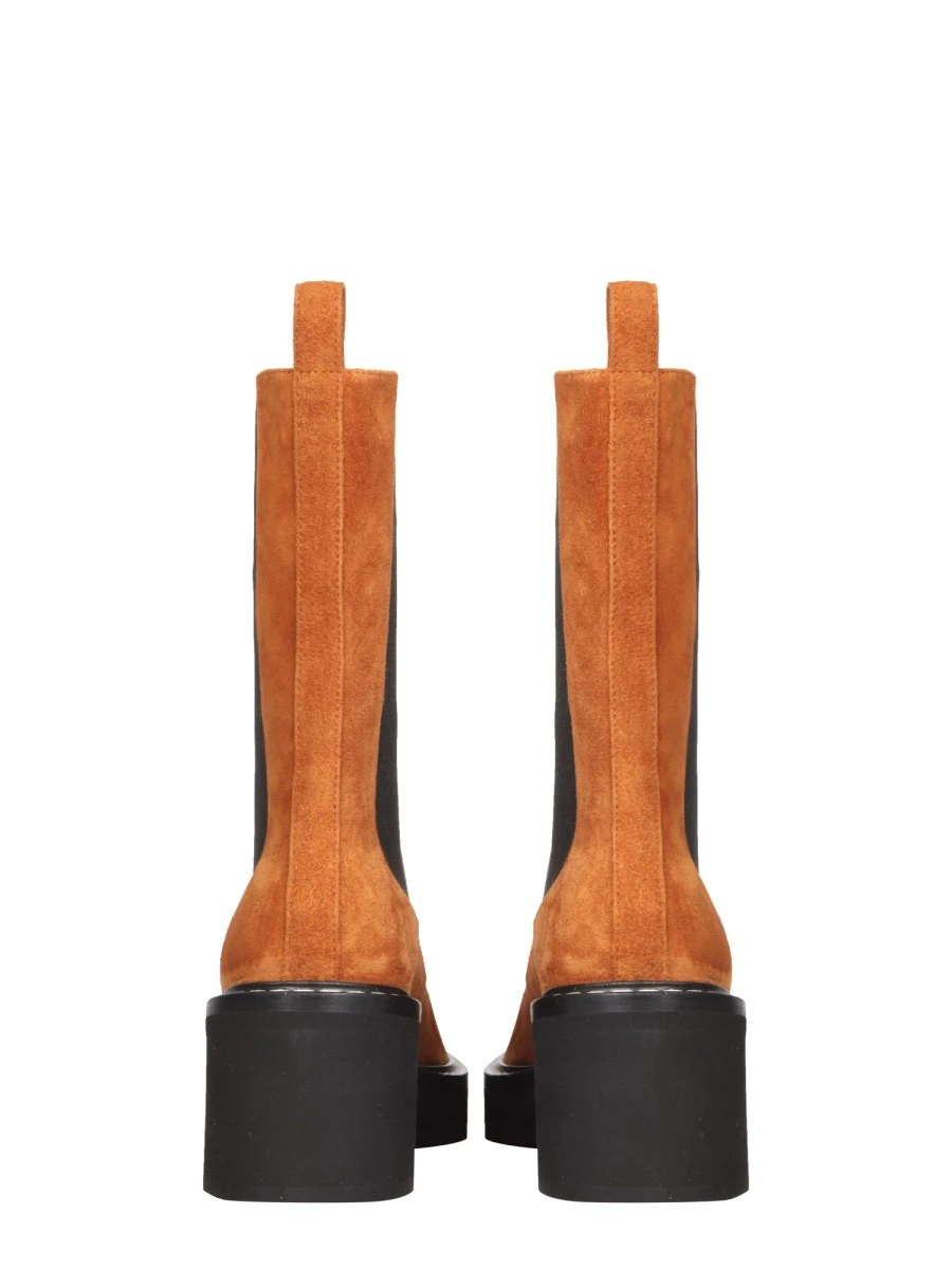 CALGARY BOOTS.webp