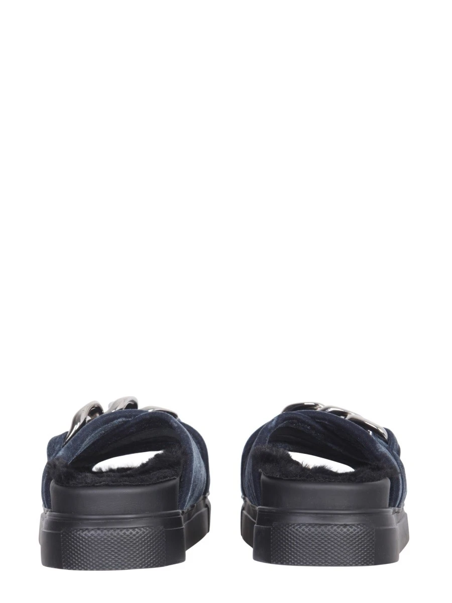 SANDALS WITH OVERSIZED CHAIN.webp