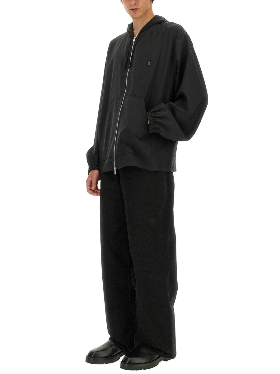ZIP SWEATSHIRT..webp