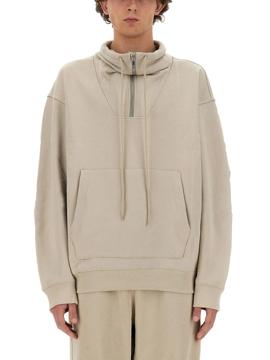 ZIP SWEATSHIRT..webp