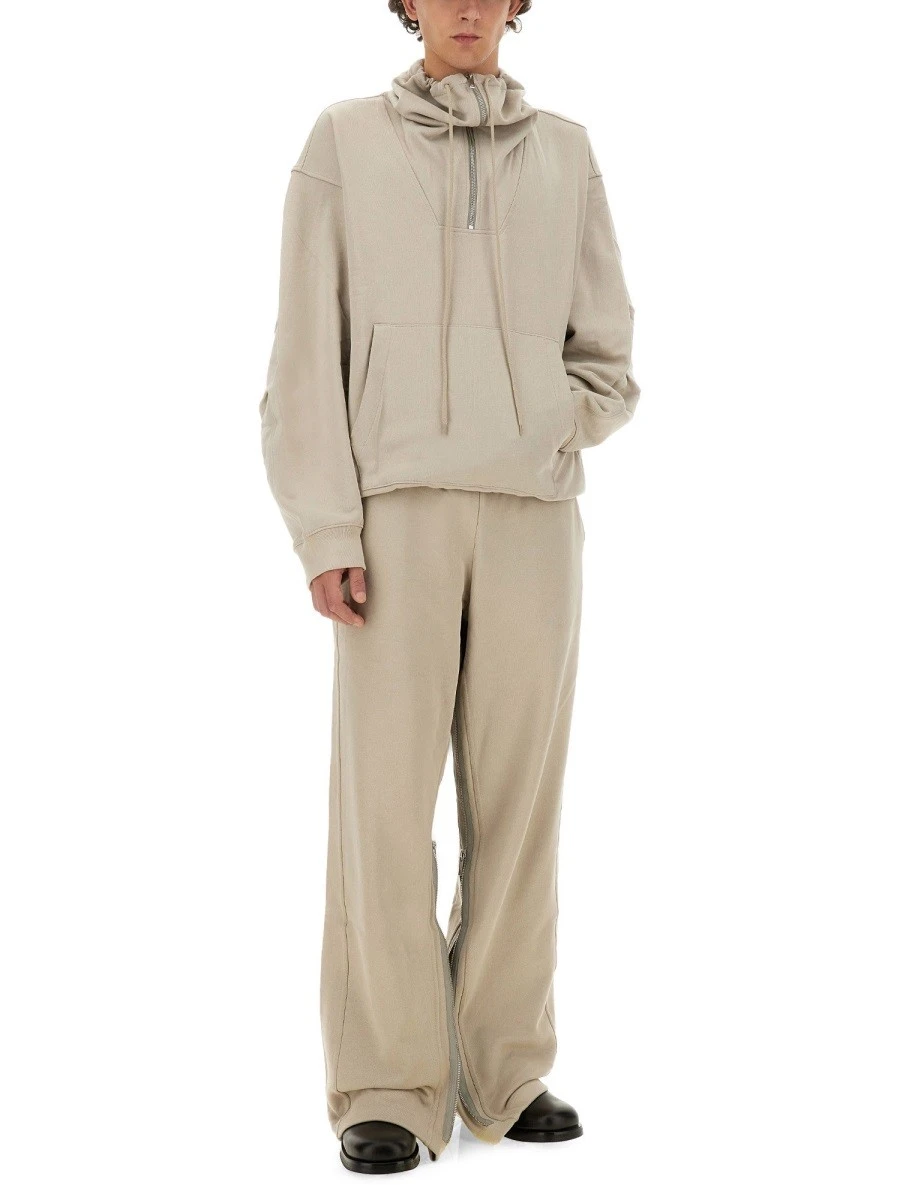 ZIP SWEATSHIRT..webp