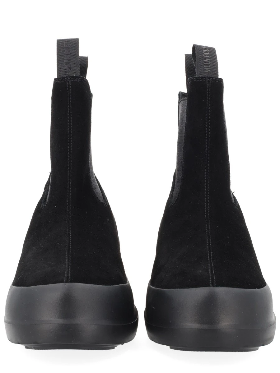 moon chelsea boot.webp