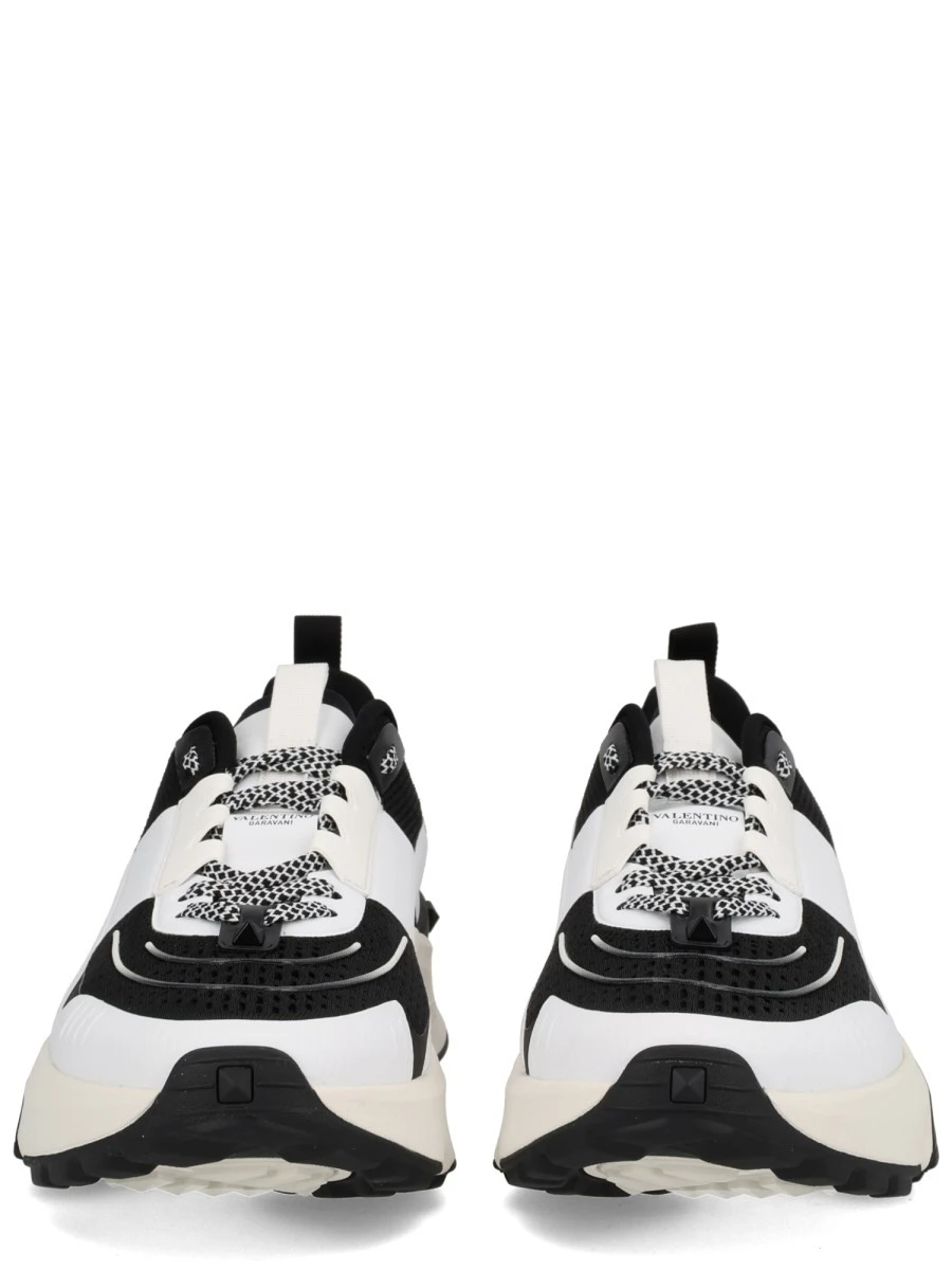 "TRUE ACT" SNEAKER.webp