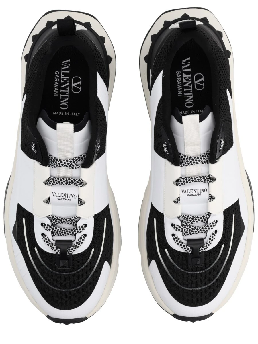"TRUE ACT" SNEAKER.webp