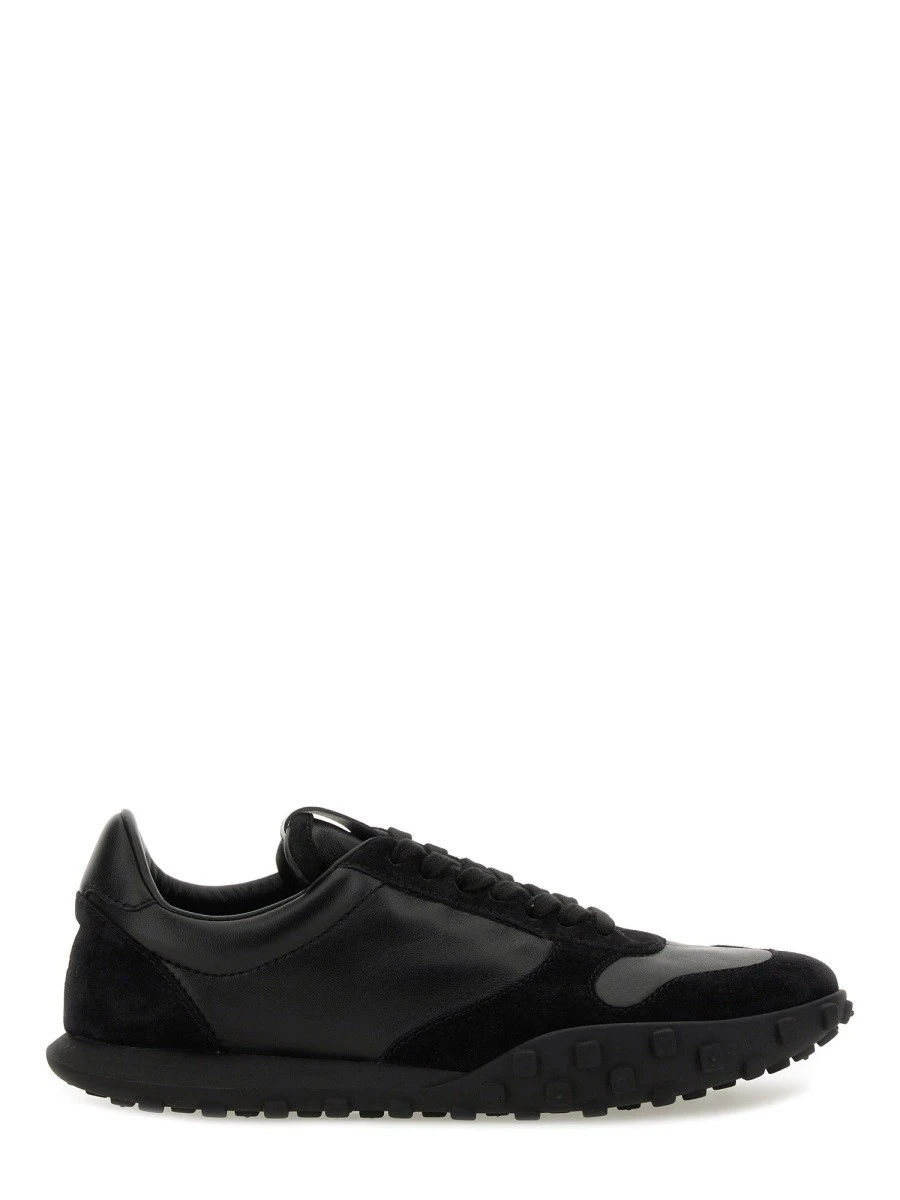 LOW TOP SNEAKER.webp