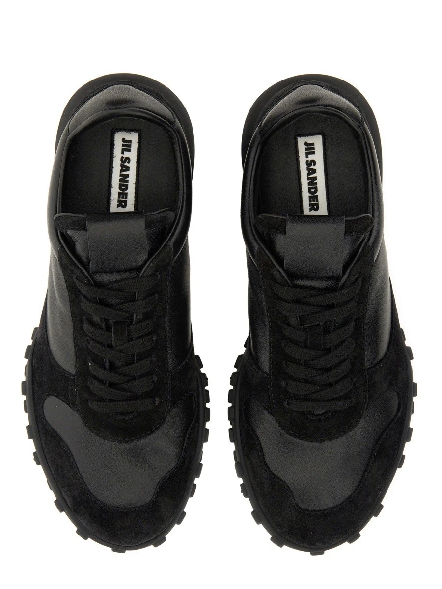 LOW TOP SNEAKER.webp