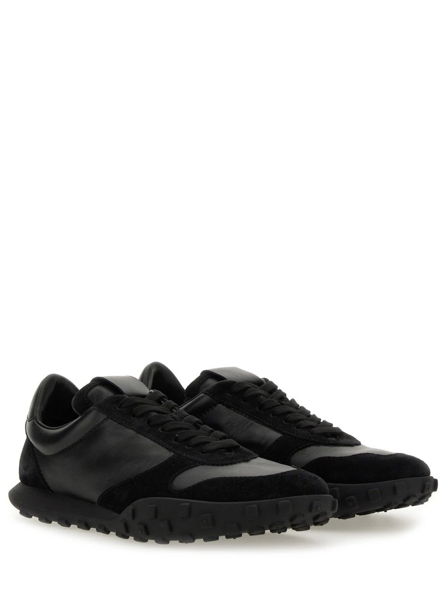 LOW TOP SNEAKER.webp
