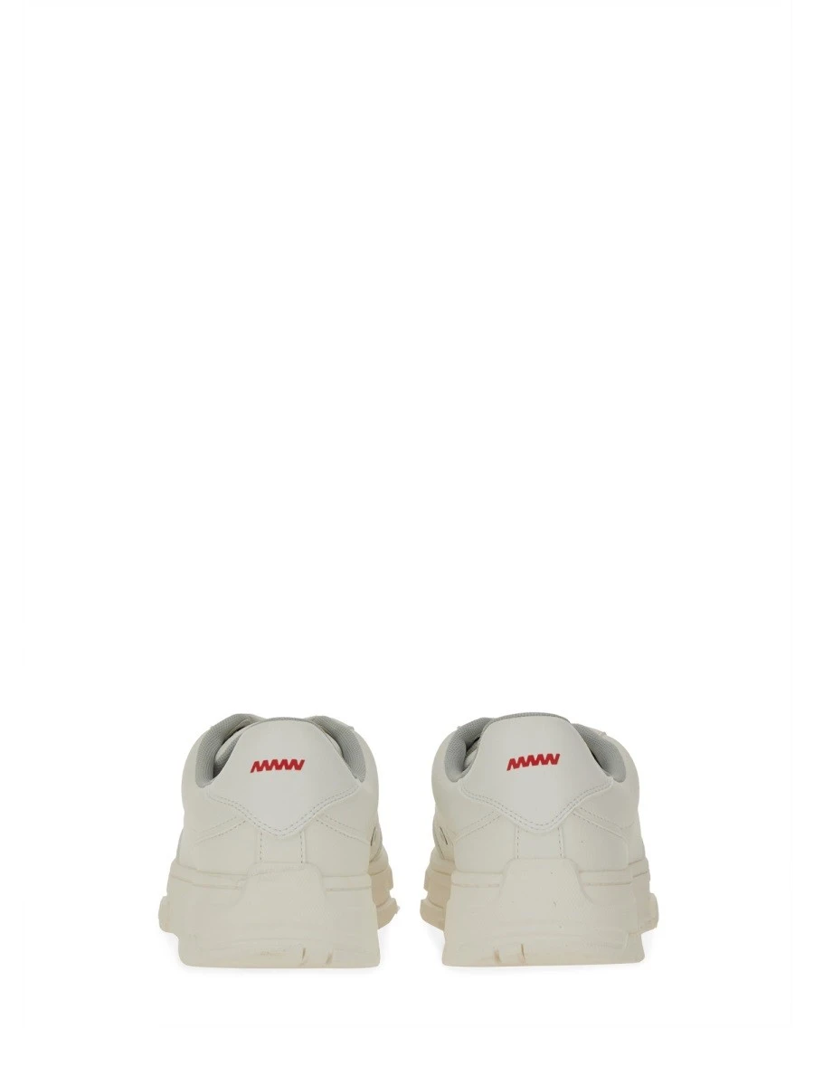 SNEAKER WITH ZIGZAG DETAIL.webp