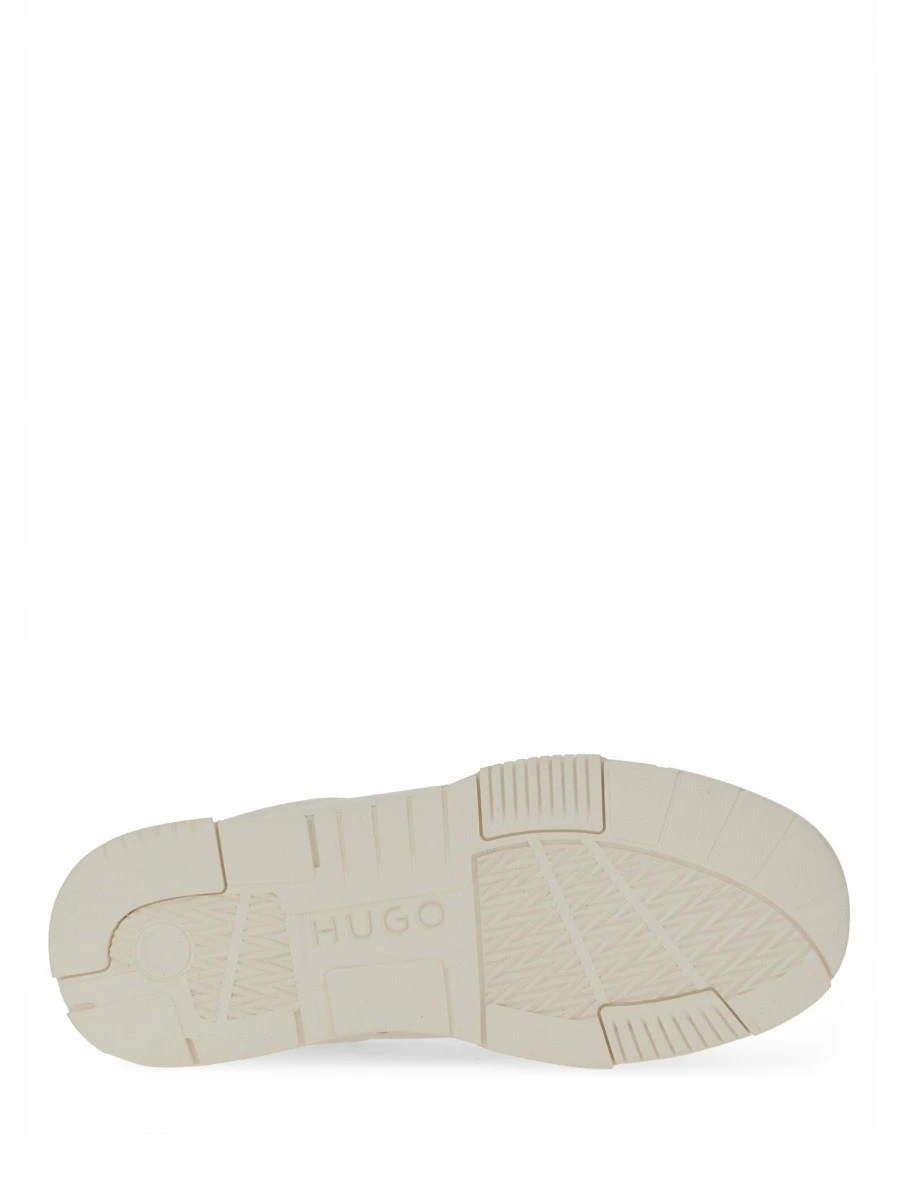 SNEAKER WITH ZIGZAG DETAIL.webp
