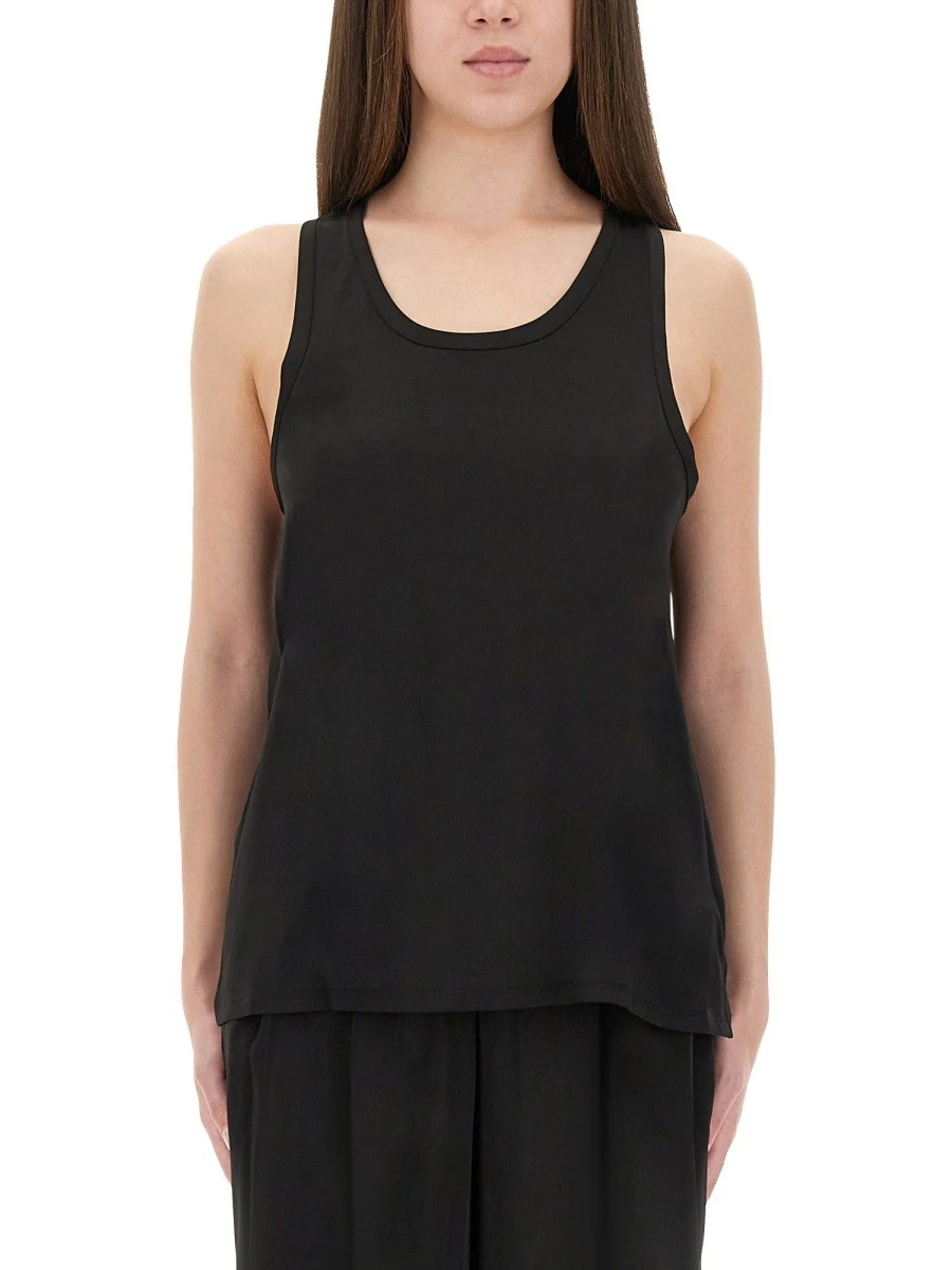 ROWER MODEL TANK TOP.webp