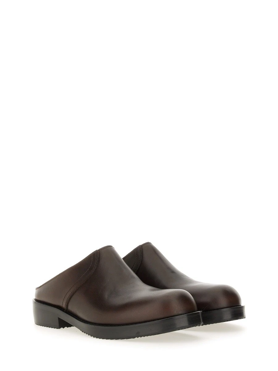 LEATHER CLOGS.webp