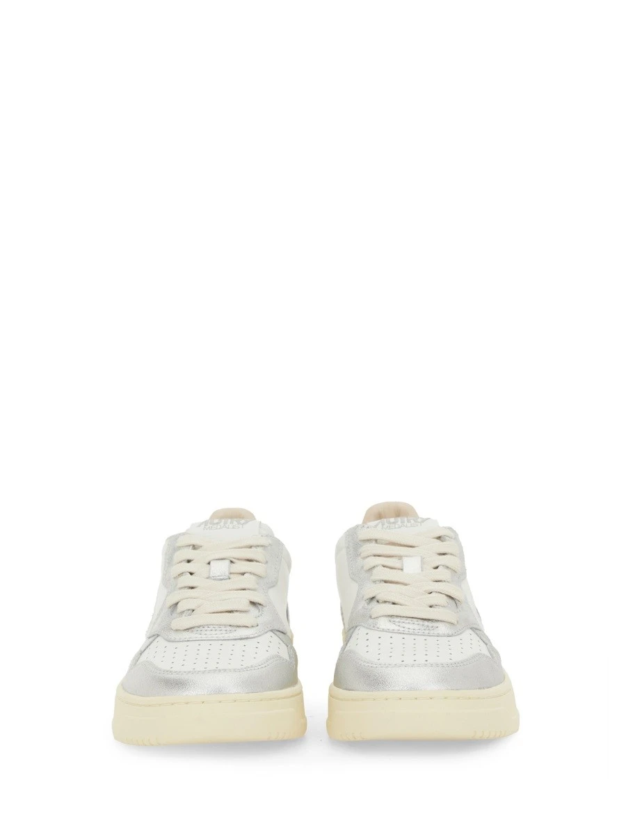 MEDALIST LOW SNEAKER.webp
