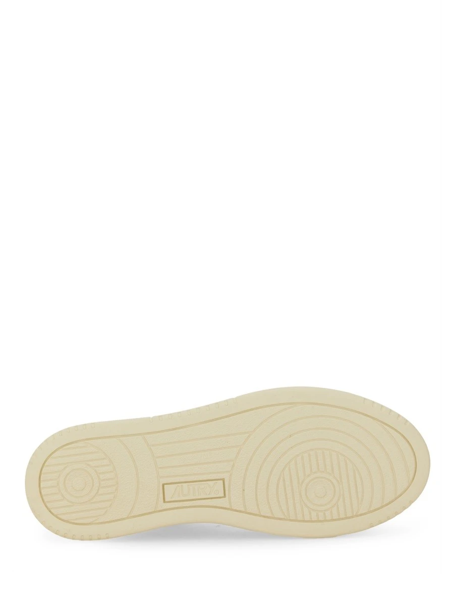 MEDALIST LOW SNEAKER.webp