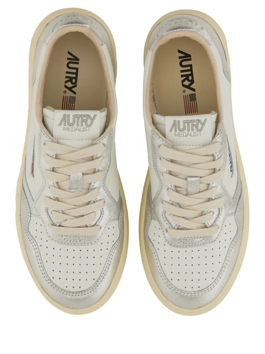 MEDALIST LOW SNEAKER.webp