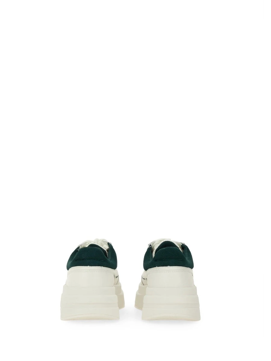 "ICONIC" SNEAKER.webp