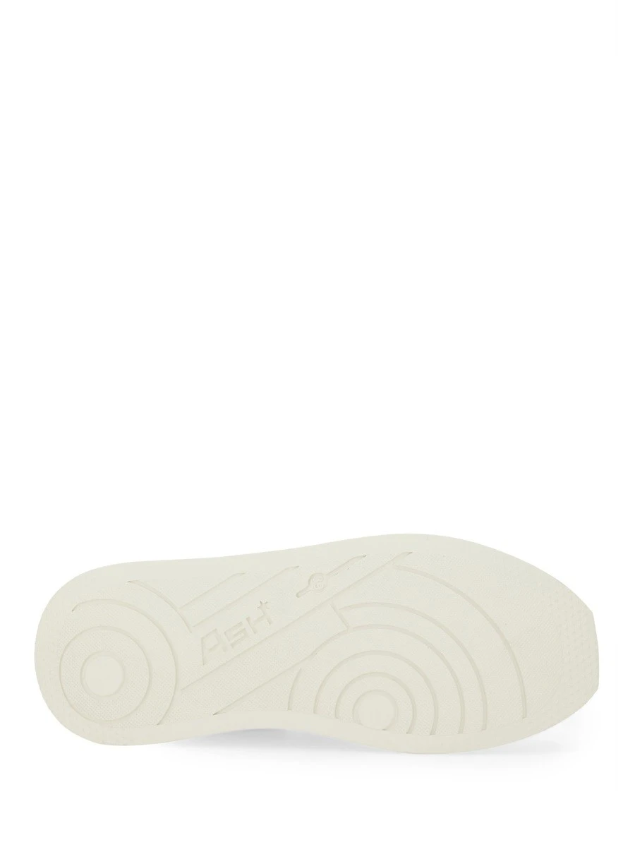"ICONIC" SNEAKER.webp