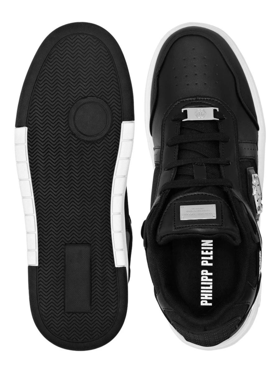 SNEAKER "SK8R" CON LOGO.webp