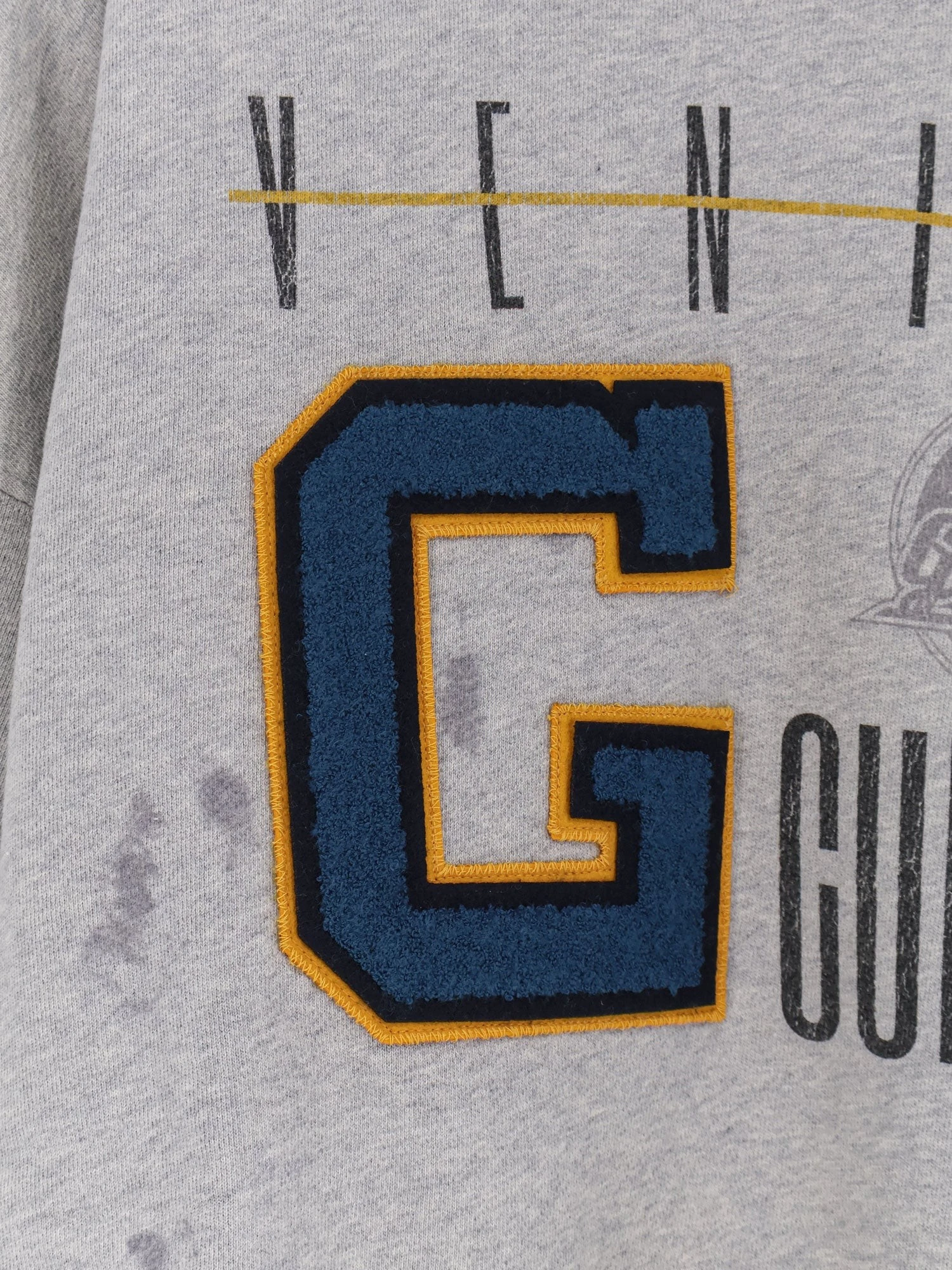 Cotton sweatshirt with print on the front.webp