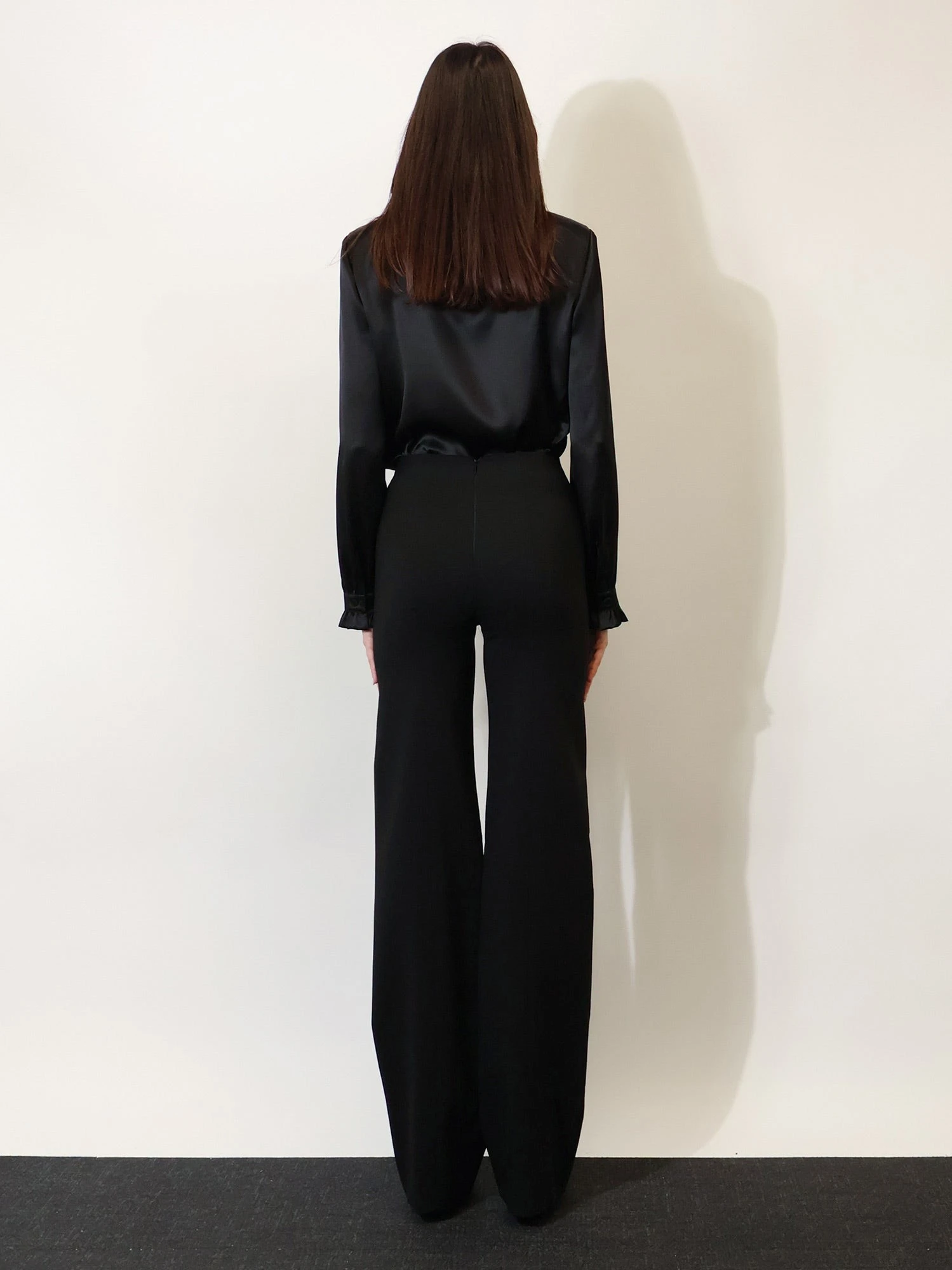 Technical stretch wool trousers.webp