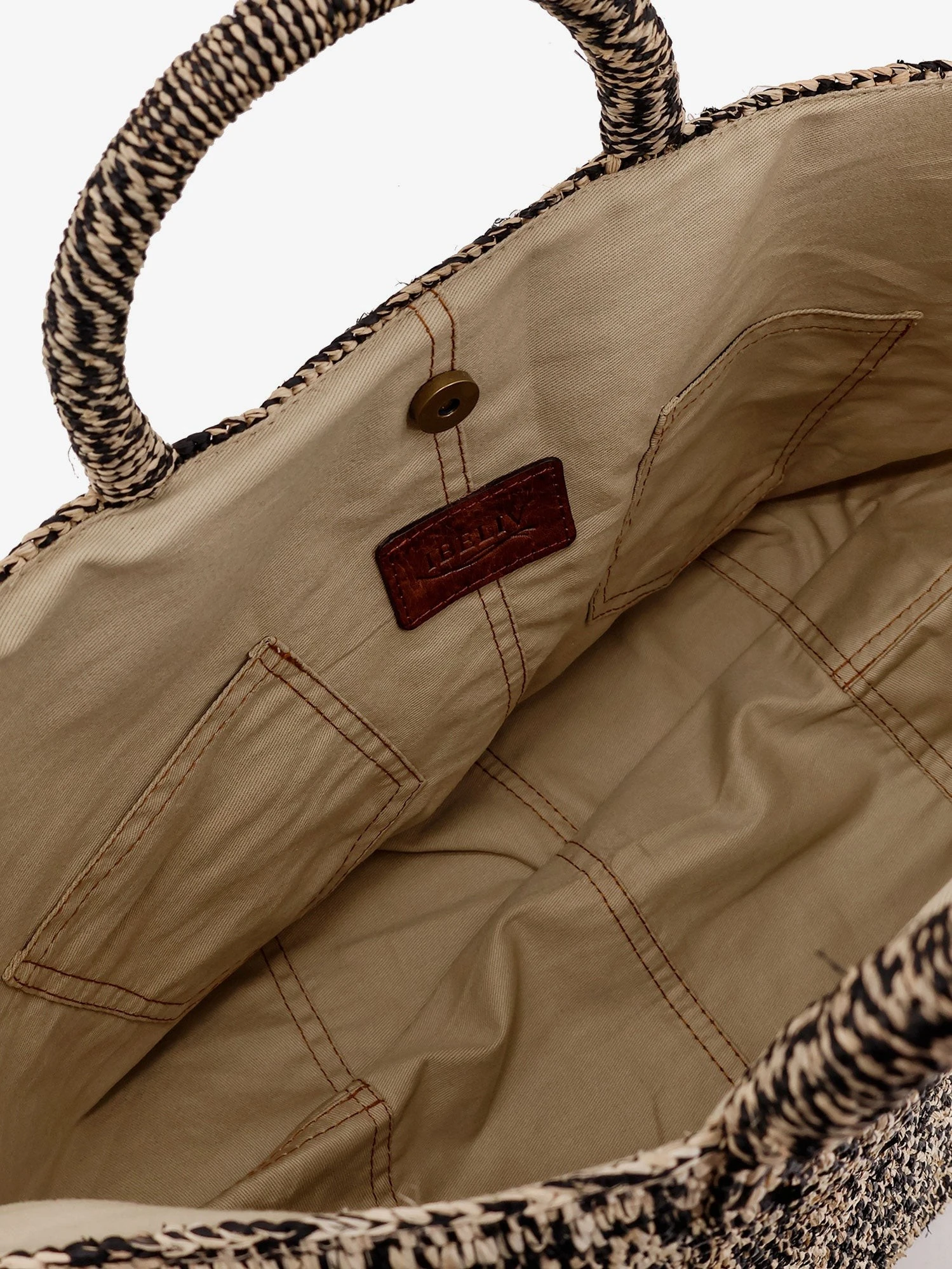 Vanilla raffia handbag.webp