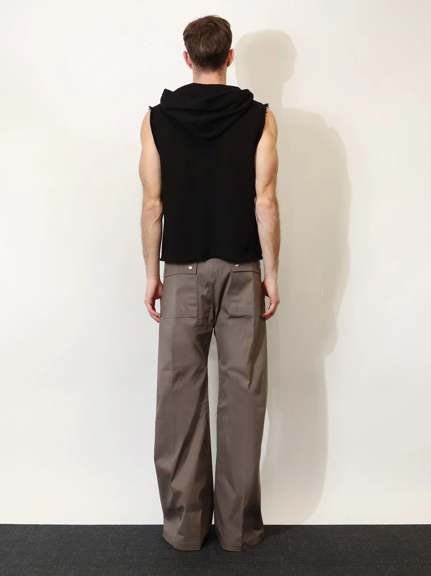 Sleeveless organic cotton sweatshirt.webp