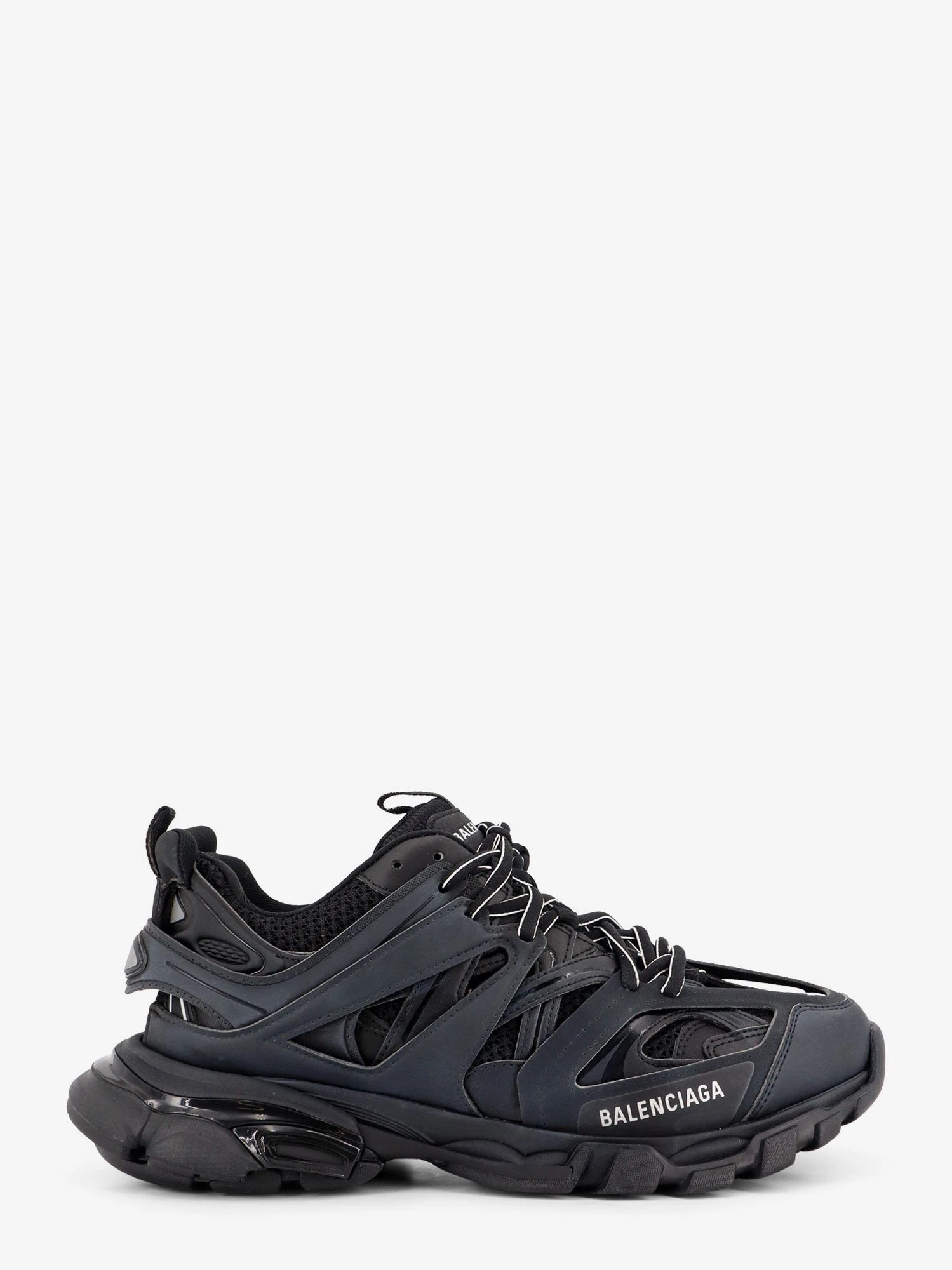 Track nylon and mesh sneakers.webp
