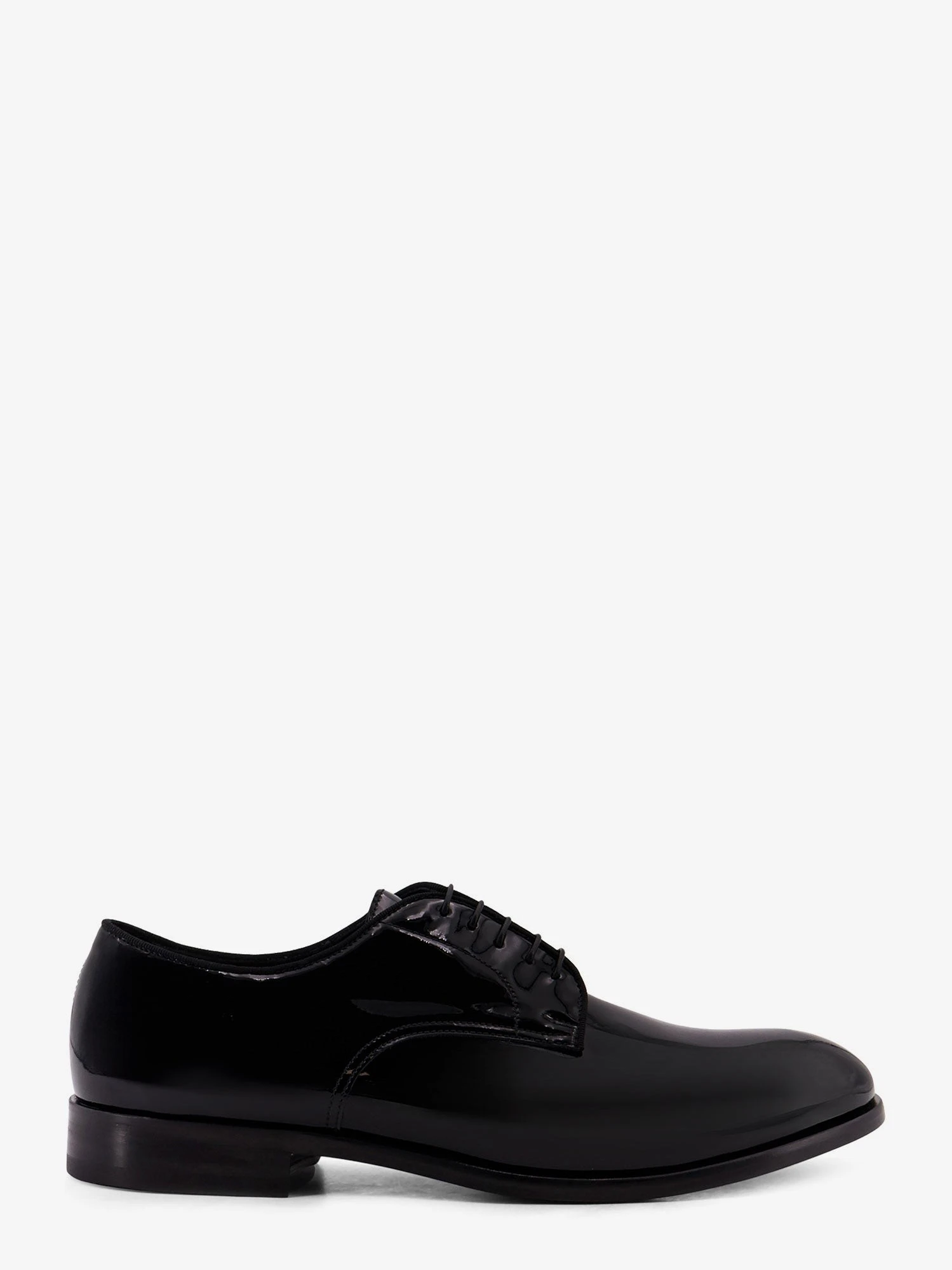 Patent leather lace-up