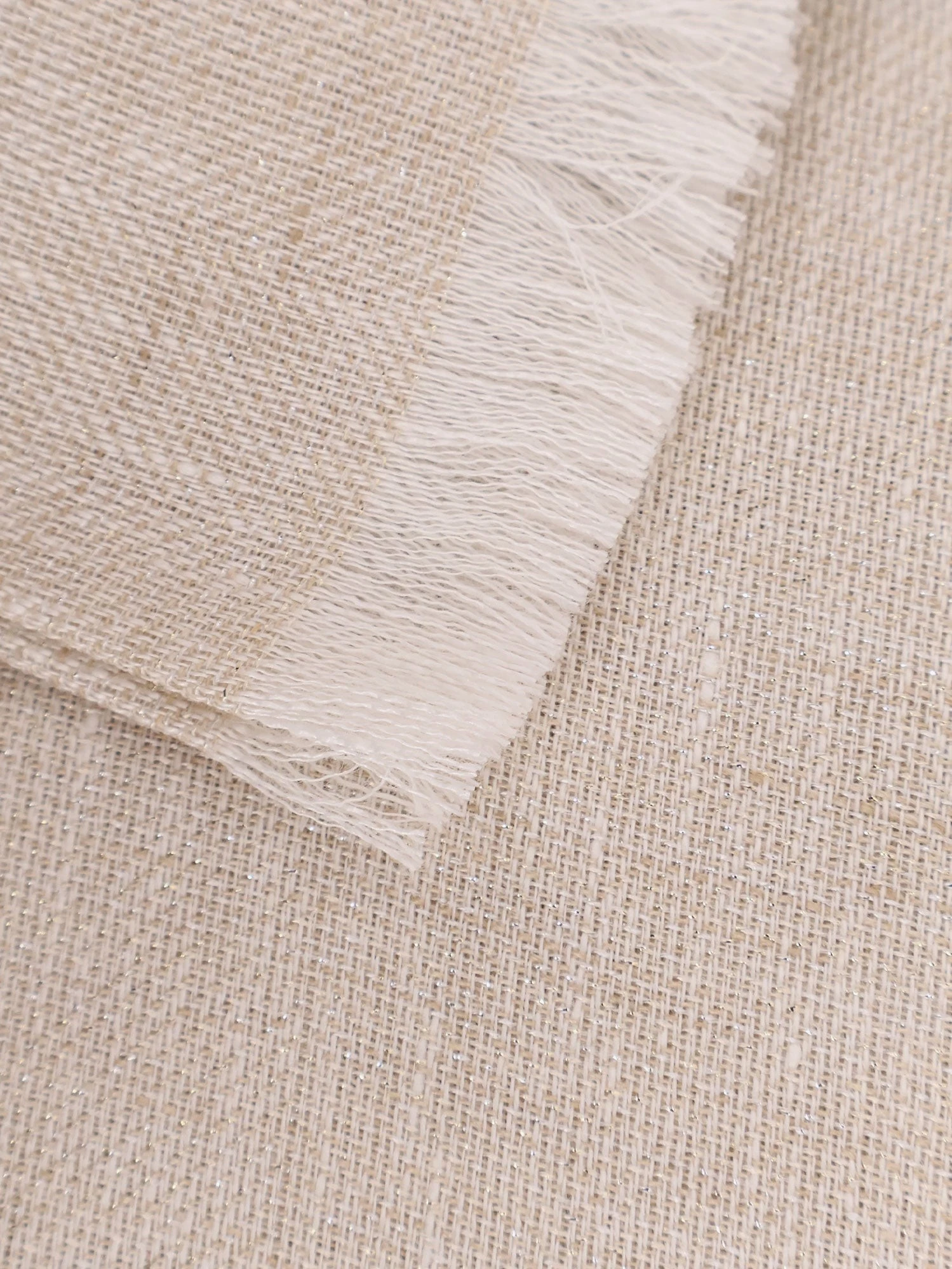 Sparkling linen scarf