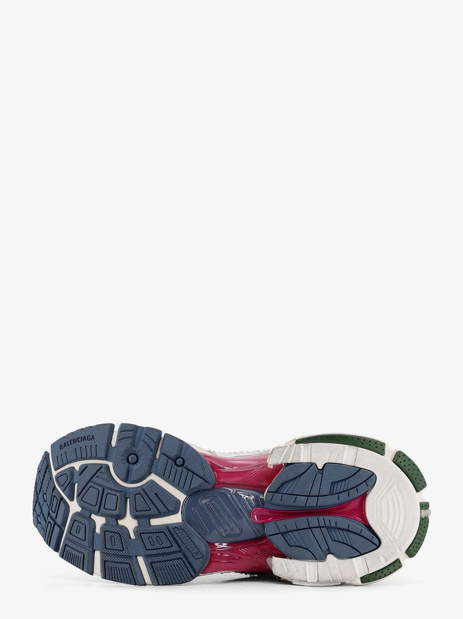 Runner low-top mesh sneakers.webp