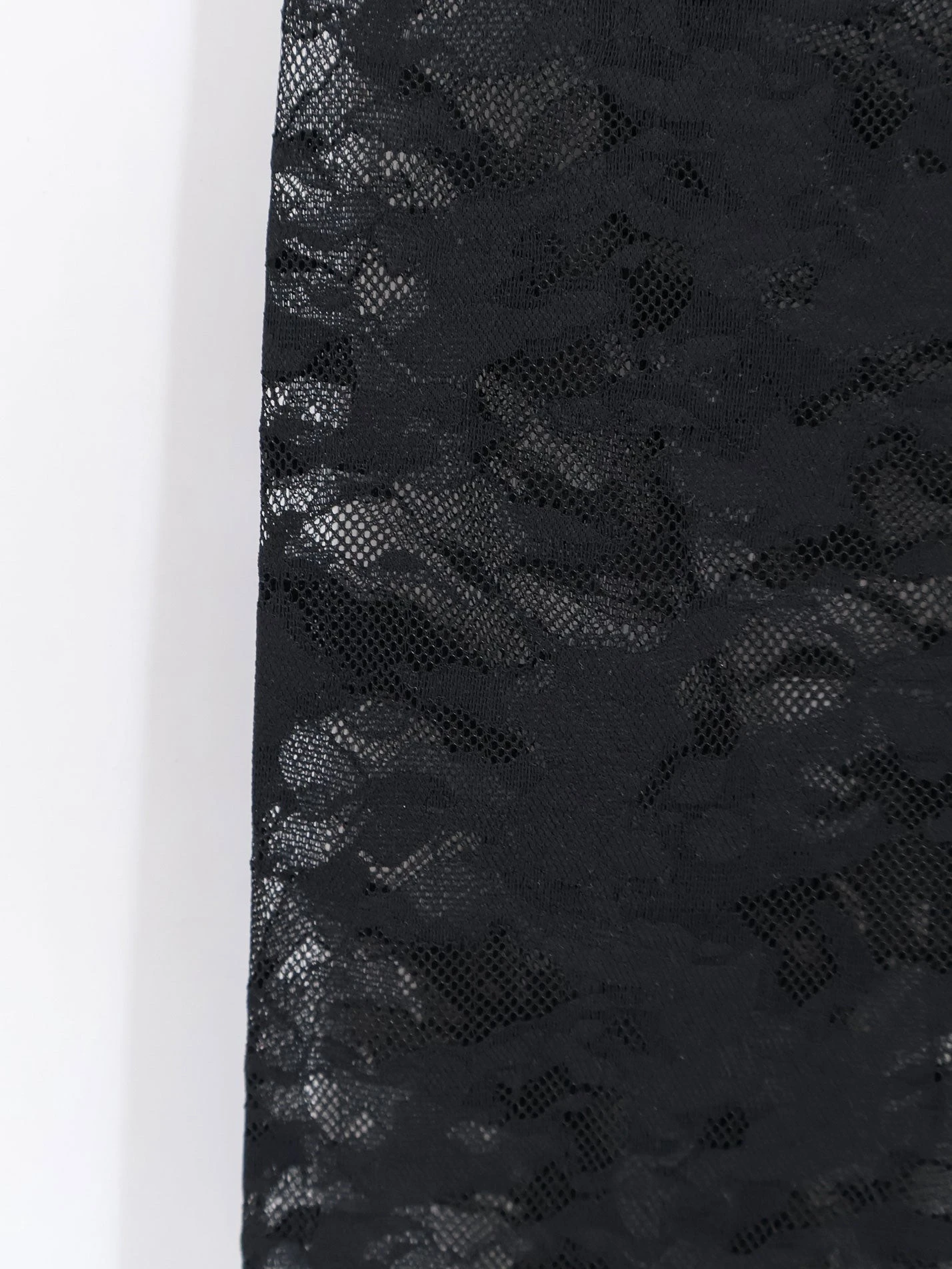 Claire-Utlt lace leggings.webp