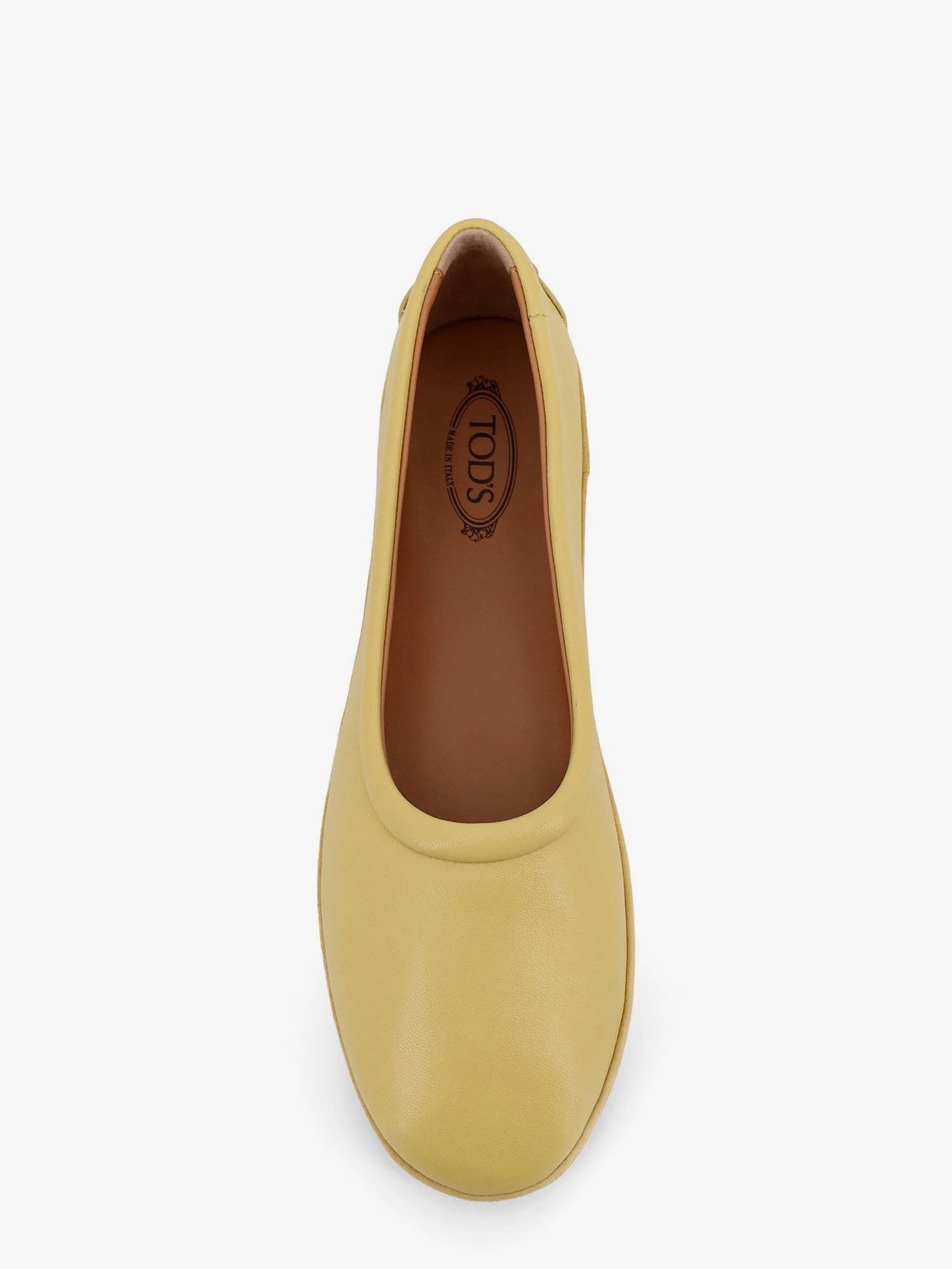 Leather ballerina with Gomminos detail on the back.webp