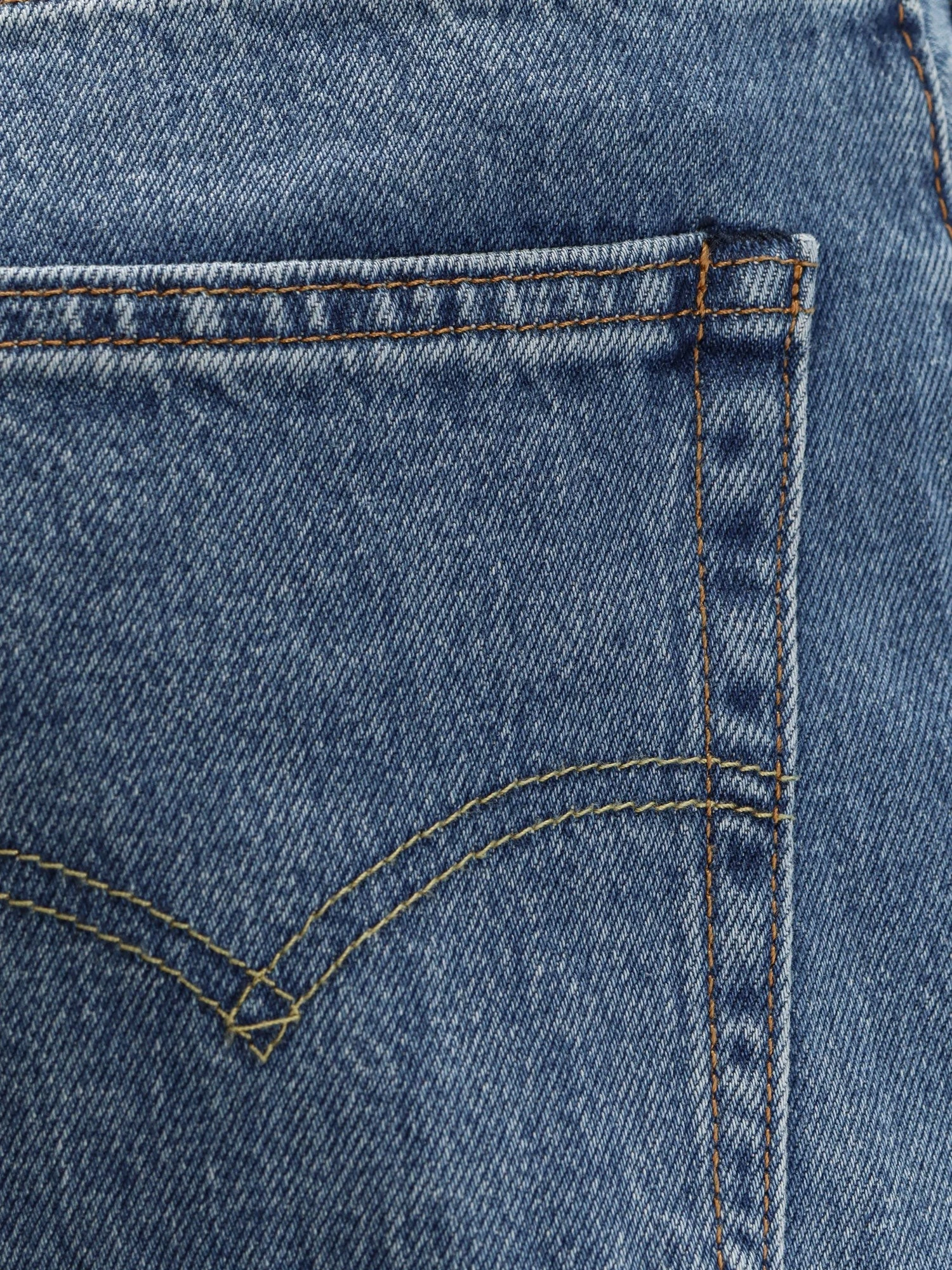 555 Relaxed Straight Jeans.webp