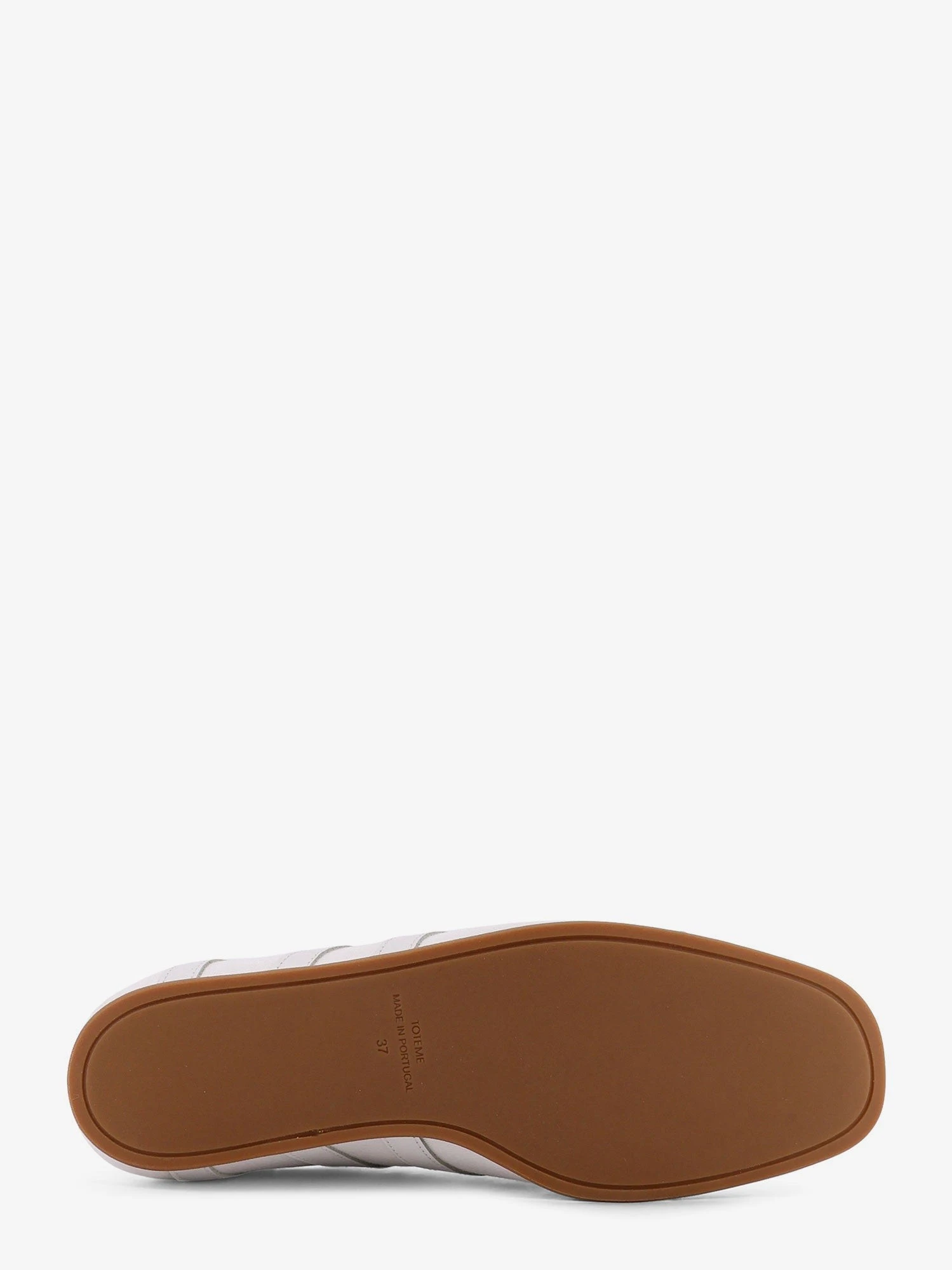Canvas low-top sneakers with leather profiles.webp